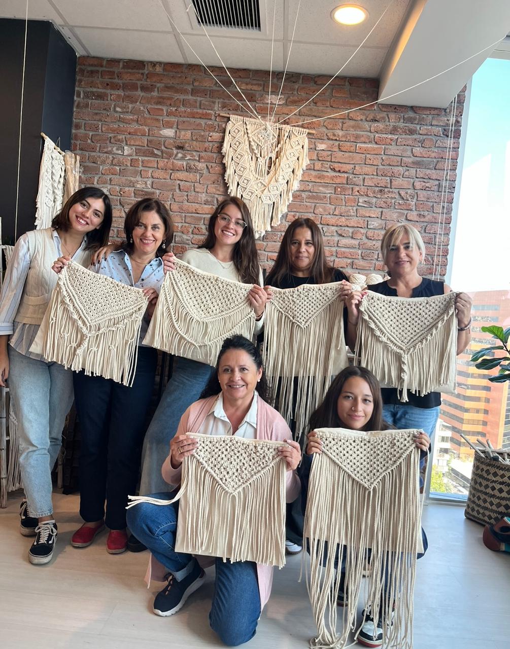 TALLER COJÍN MACRAMÉ